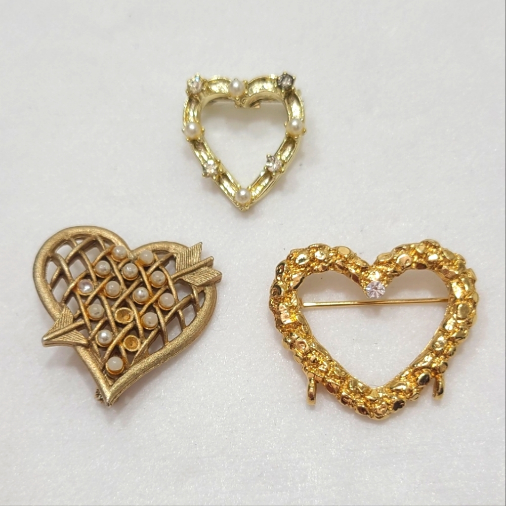 Vintage Heart Brooch Pin faux pearls diamonds gold tone costume jewelry